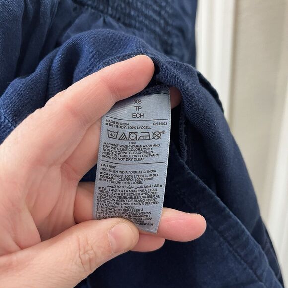 Old Navy Chambray Dark Wash Smocked Short Strappy Romper Womens Size XS NEW - Picture 9 of 10